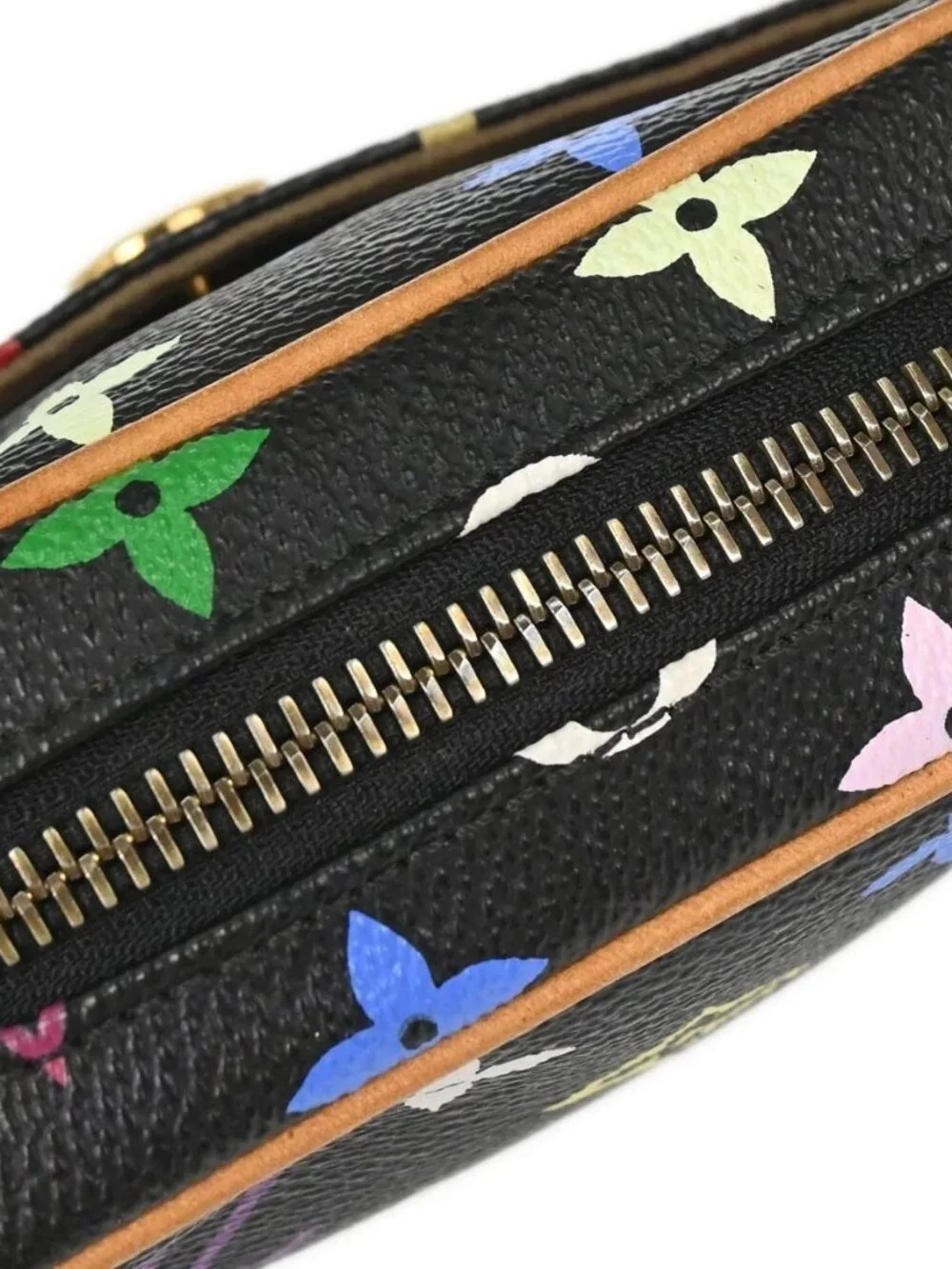 Louis Vuitton outside 	a+
